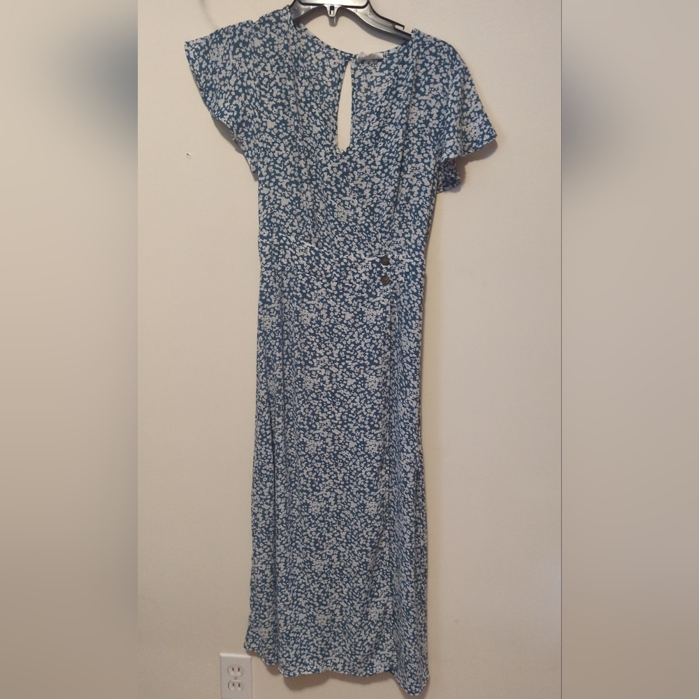 Sienna Sky Blue Floral Maxi Dress Size Medium